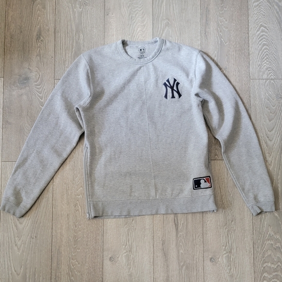 New York Yankees Sweatshirt - Picture 1 of 4